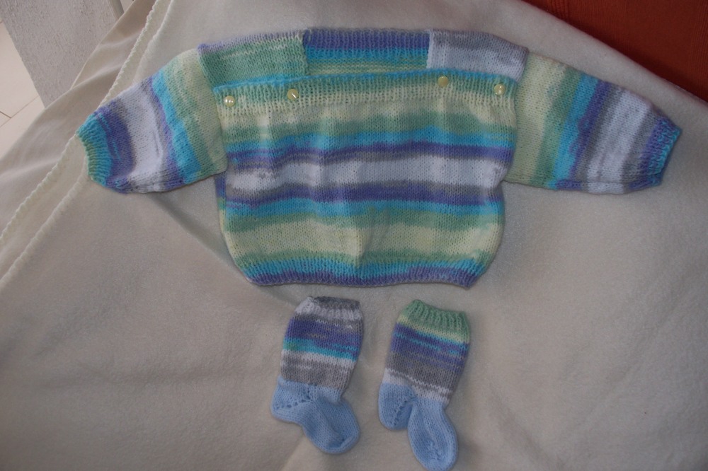 Jersey y calcetines de bebe